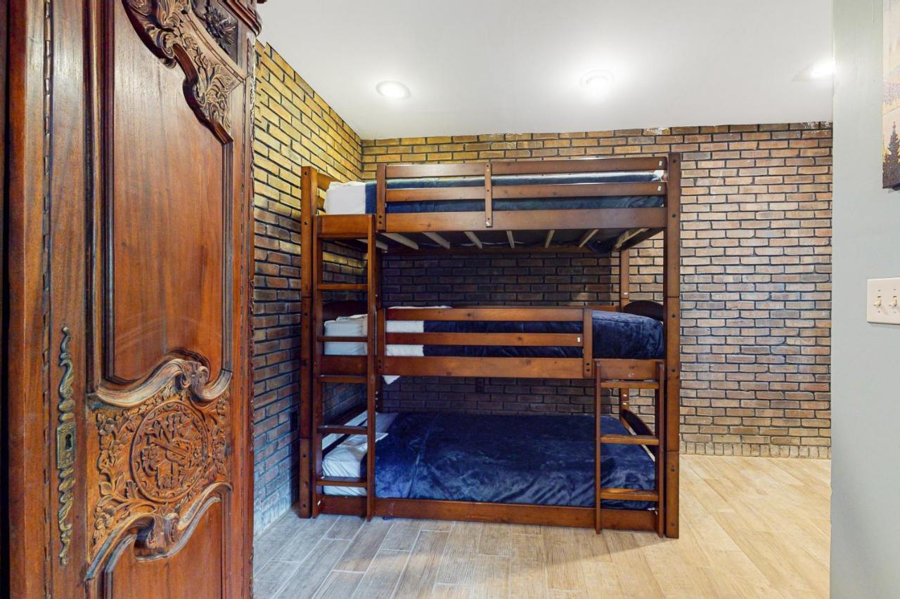 Smoky Mountain Castle Caretaker'S Apartment Sevierville Ngoại thất bức ảnh